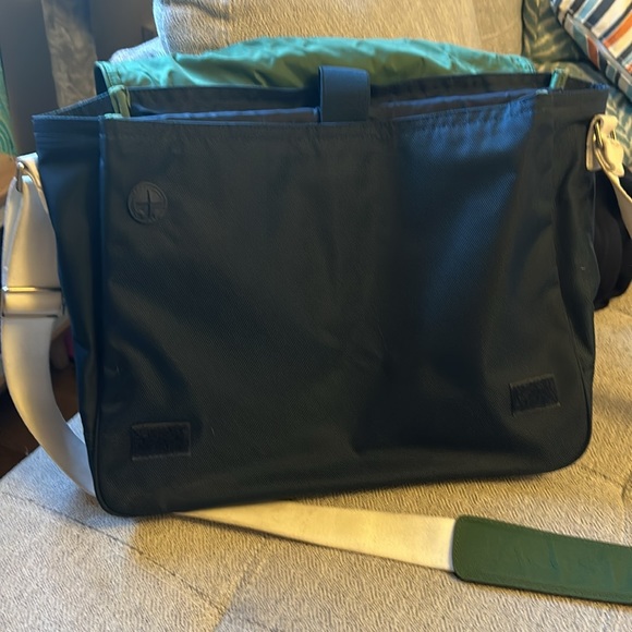Lacoste messenger bag - blue/green - clean and barely used - Picture 2 of 4